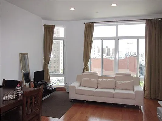 Rented by Kian Realty | media 16