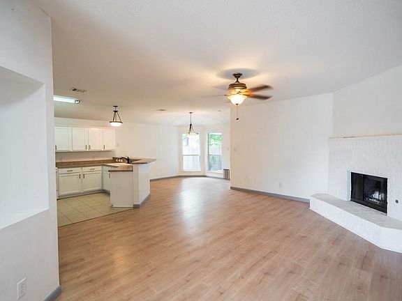 4th image of 2604 Glenhaven Dr