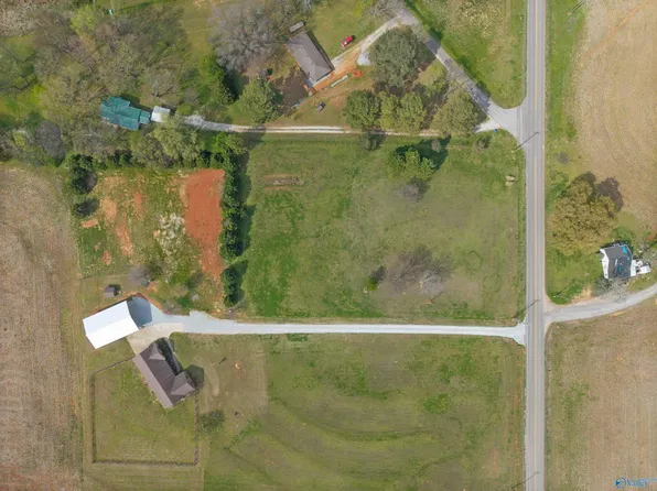 2102 Lindsay Ln S, Athens, AL 35613