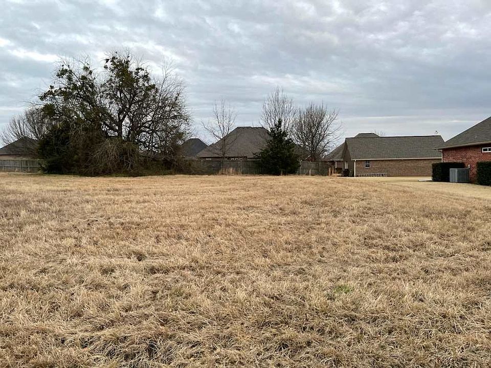 1st image of 3520 Summerhill Dr