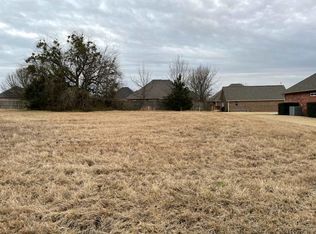 3520 Summerhill Dr, Paris, TX 75462