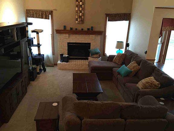 5th image of 9186 Village Meadows Dr