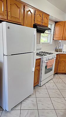 2nd image of 23-25 37th St #2F