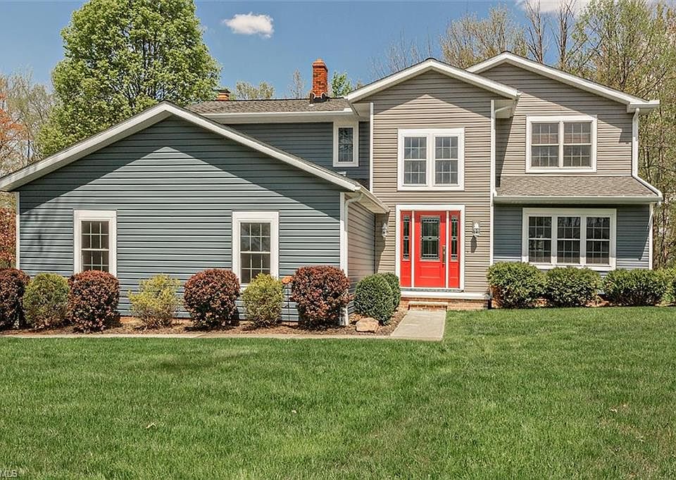1st image of 32821 N Burr Oak Dr