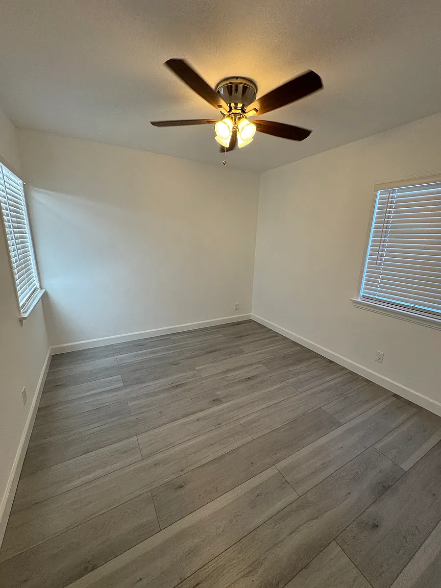 Building Photo - 13831 Manor Dr