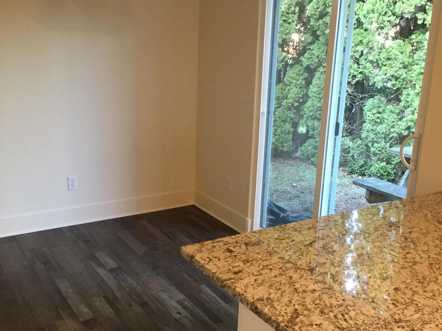 2 bed, 1026 sqft, $2,400 — Photo 4