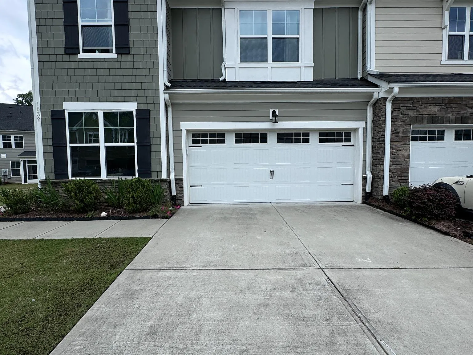 4 bed, 2411 sqft, $2,500 — Photo 1