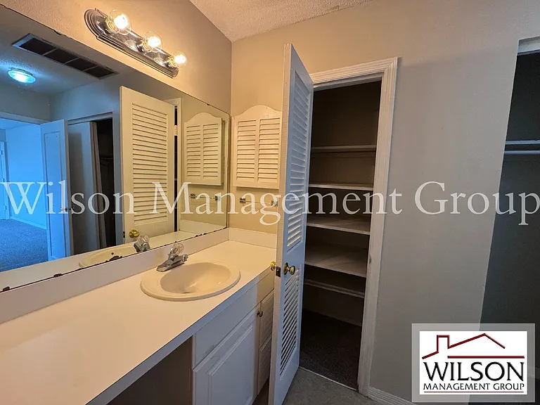 525 Georgetown Dr — Photo 13