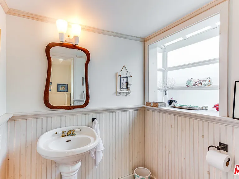 145 Hart Ave — Photo 27