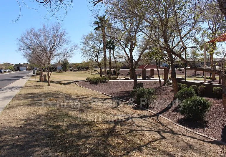 288 W Tropical Dr — Photo 32