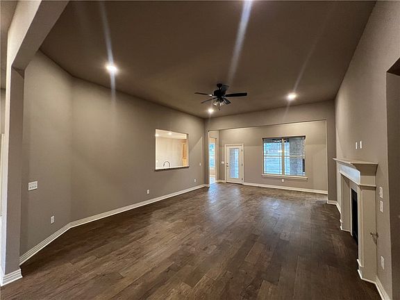 4th image of 202 Doral Dr