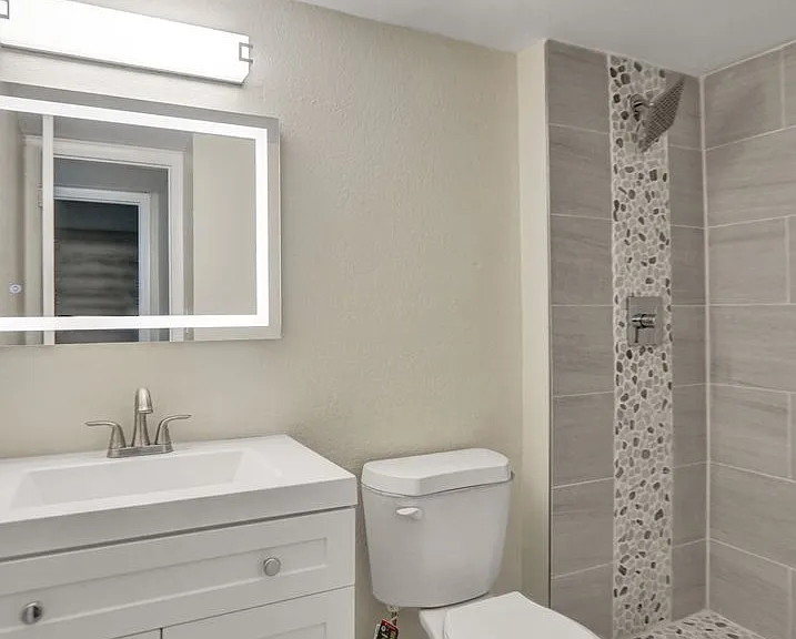 4205 N University Dr #108 — Photo 10