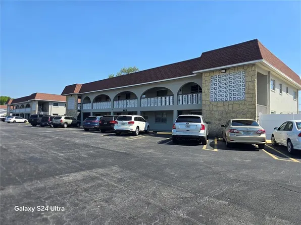 6044 22nd Ave N APT 2, Saint Petersburg, FL 33710