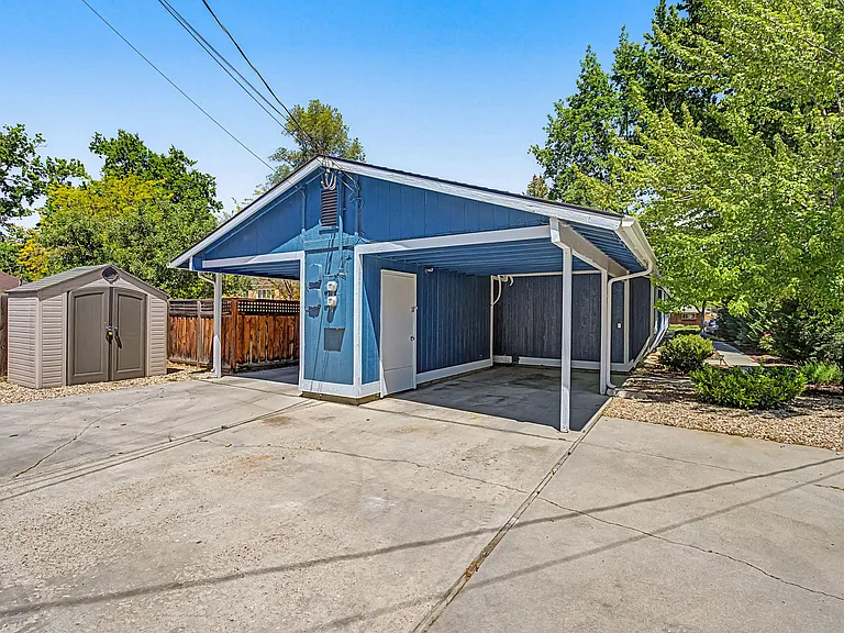 1409 E State St — Photo 15