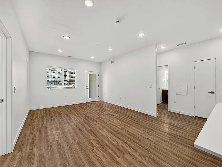Kuna Commons — Photo 38