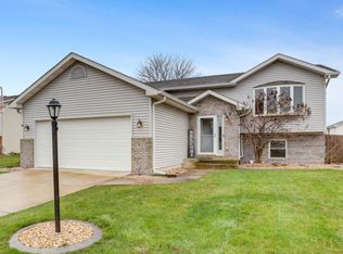 7623 Eider Ave, Hobart, IN 46342