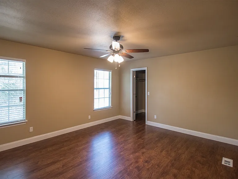 2096 E Honeysuckle Ln — Photo 9