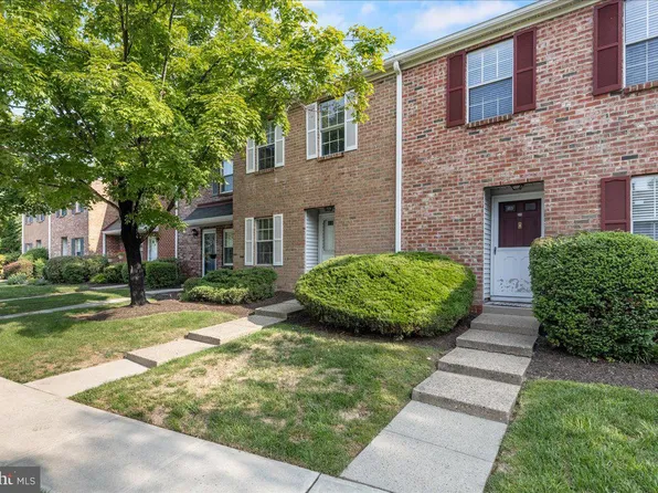 32 Quince Ct, Lawrence Township, NJ 08648