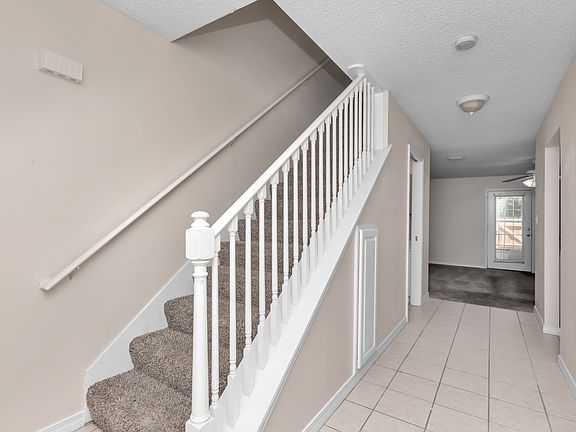 2nd image of 970 Scenic Oak Ln