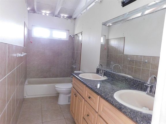 4th image of 95-124 Waikalani Dr