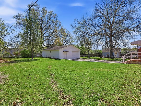 5th image of 138 Saint William Dr