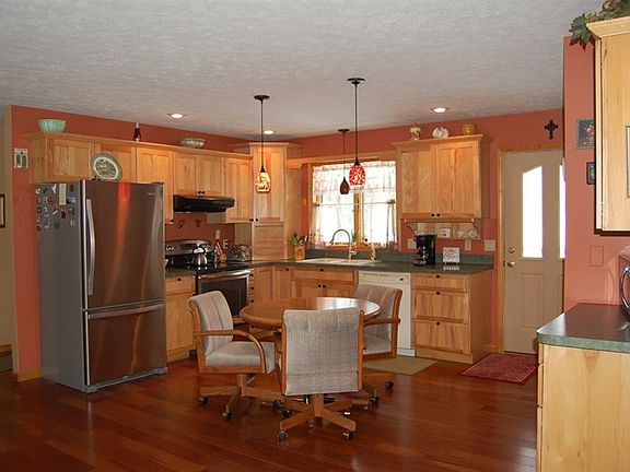 3rd image of 9771 Center Ln