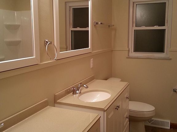 5th image of 12 Beechwood Ave