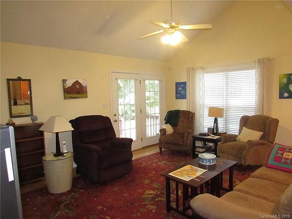 4th image of 436 Riverwalk Dr