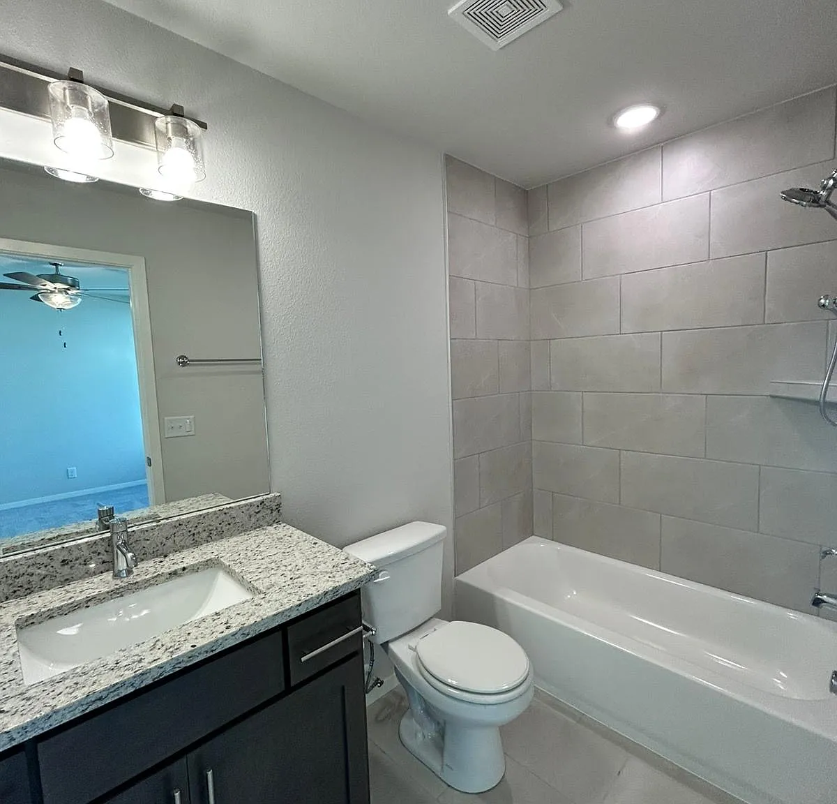 3 bed, 1239 sqft, $1,315 — Photo 2