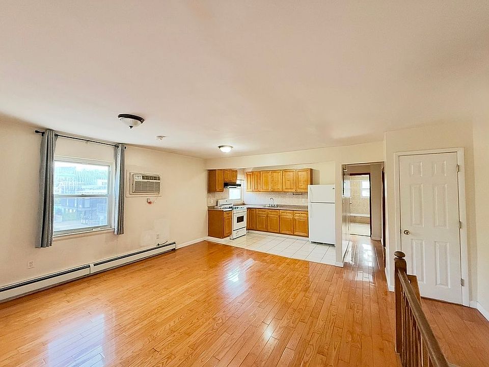 1st image of 5918 154th Pl