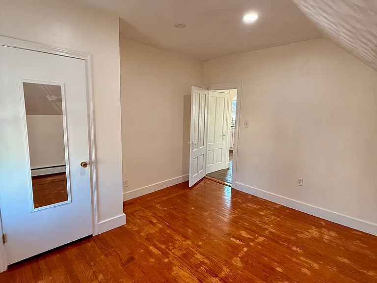 104 Suffolk Ave #2 — Photo 7