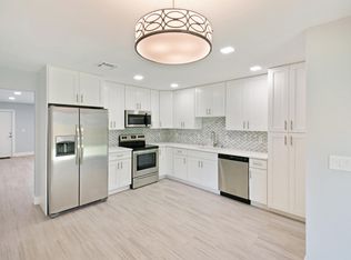 9128 Roan Ln, West Palm Beach, FL 33403