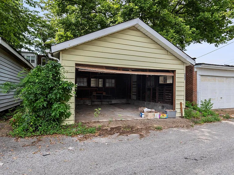3637 Meramec St — Photo 29