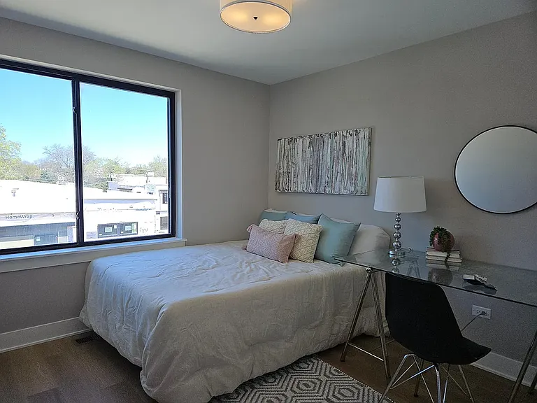 Lions Park Row — Photo 2