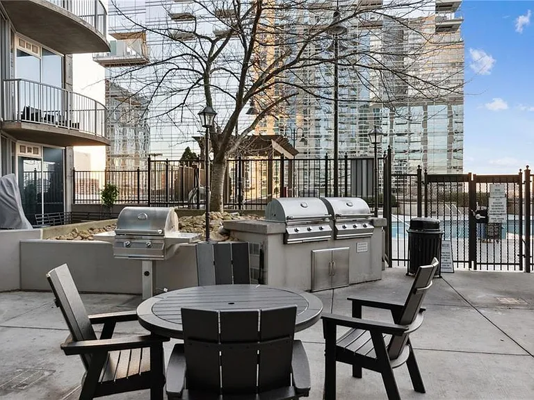 400 W Peachtree St NW #3511 — Photo 30