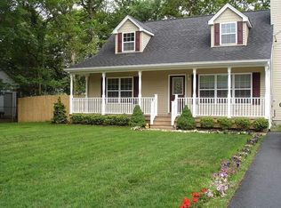 39 Ranch Dr, Shirley, NY 11967