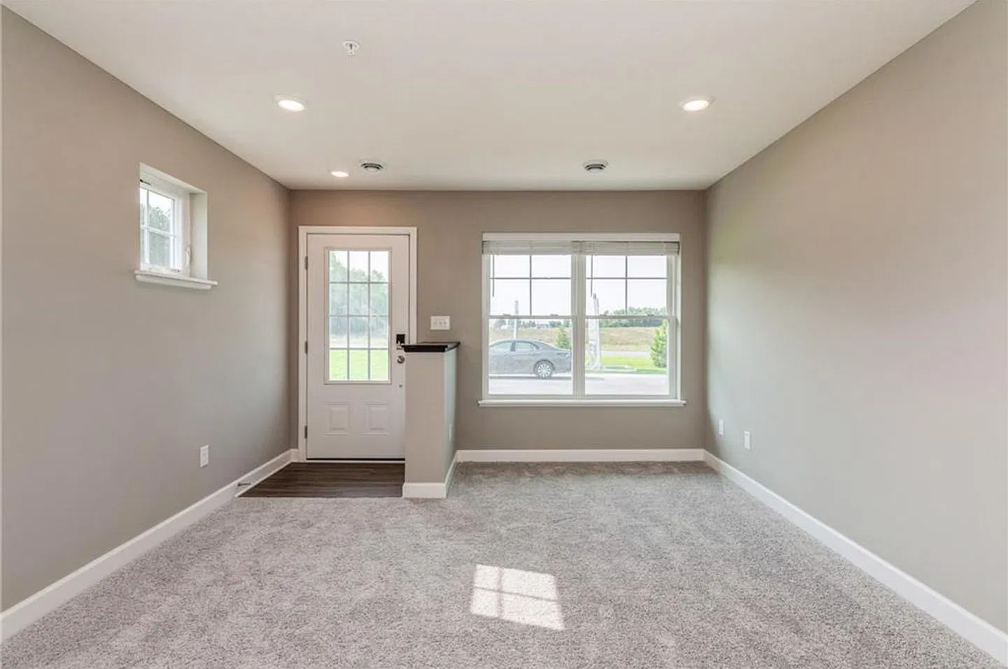 3 bed, 3.0 bath, 1800 sqft, $2,300 — Photo 4