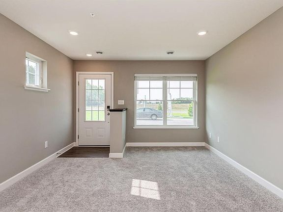 4th image of 10634 Weston Way N