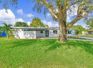 904 Lighthouse Dr, North Palm Beach, FL 33408