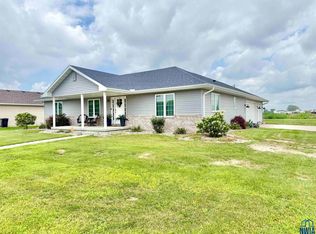 1302 Clairmont Cir, Sergeant Bluff, IA 51054