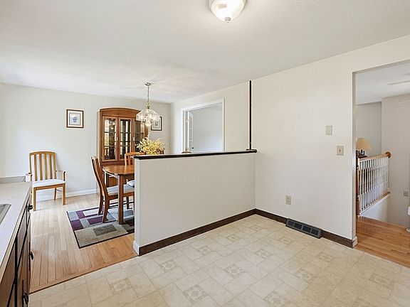 4th image of 274 Temi Rd
