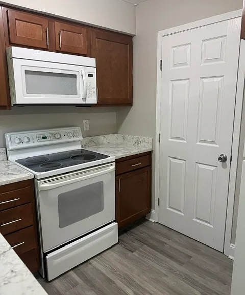 3933 Bronson Ct — Photo 12