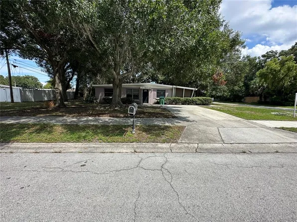 9001 82nd St, Seminole, FL 33777