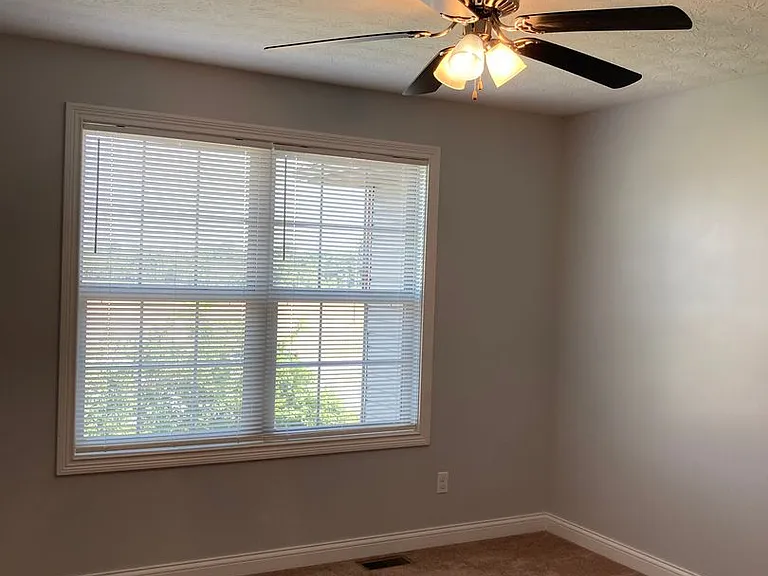 141 Twin Lakes Dr — Photo 14