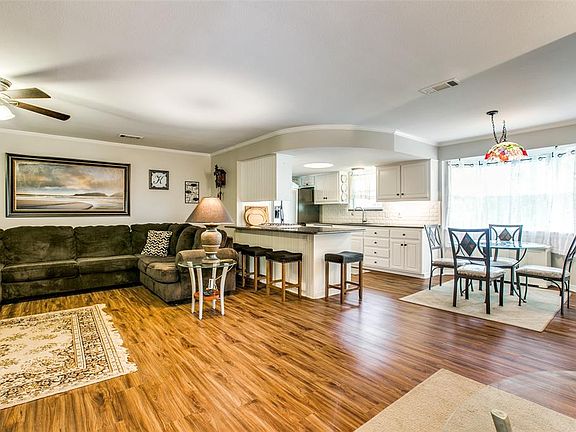 5th image of 929 Vince Ln