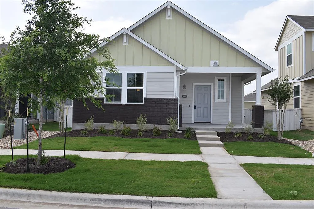 3 bed, 2.0 bath, 1437 sqft, $1,749 — Photo 1