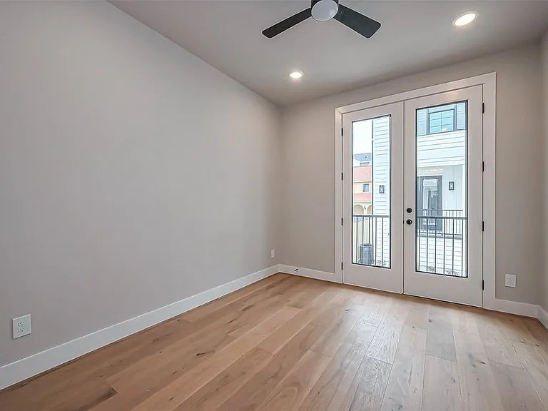1222 W 24th St — Photo 13