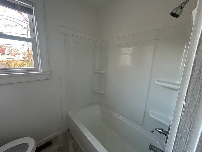472 Algonquin Rd — Photo 3