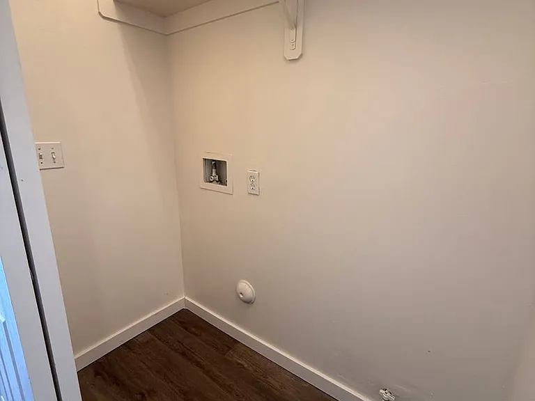 Yellow Meadow Ct 548 — Photo 16
