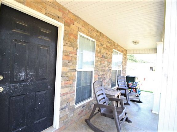 3rd image of 117 Twelve Oaks Ct